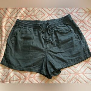 #227 GAP Shorts
